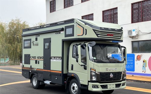 自帶移動(dòng)電站的房車(chē)，5月16亮相成都房車(chē)展，每天免費(fèi)發(fā)電15-20度